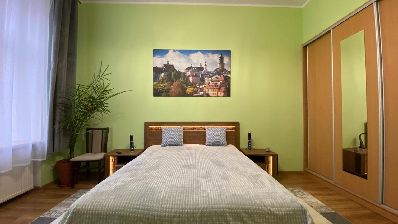 Lublinbnb - Exclusive Family Apartment ------ In The Heart Of Lublin -------------------------------- Bedroom & Living Room & Kitchen Exterior foto